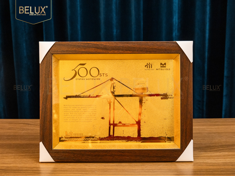 Tranh Bến Cảng Huỳnh Thy 32x25cm bằng đồng mạ vàng 24k thiết kế theo yêu cầu